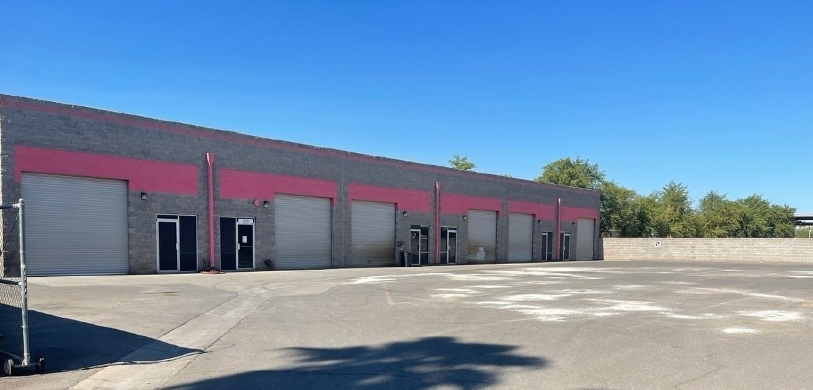 60 E Highland